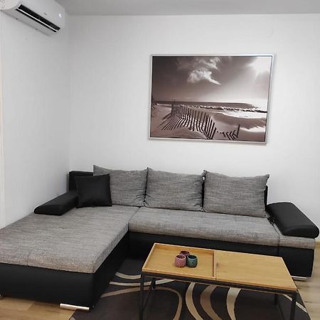 Apartman Branimir Novalja Exteriér fotografie