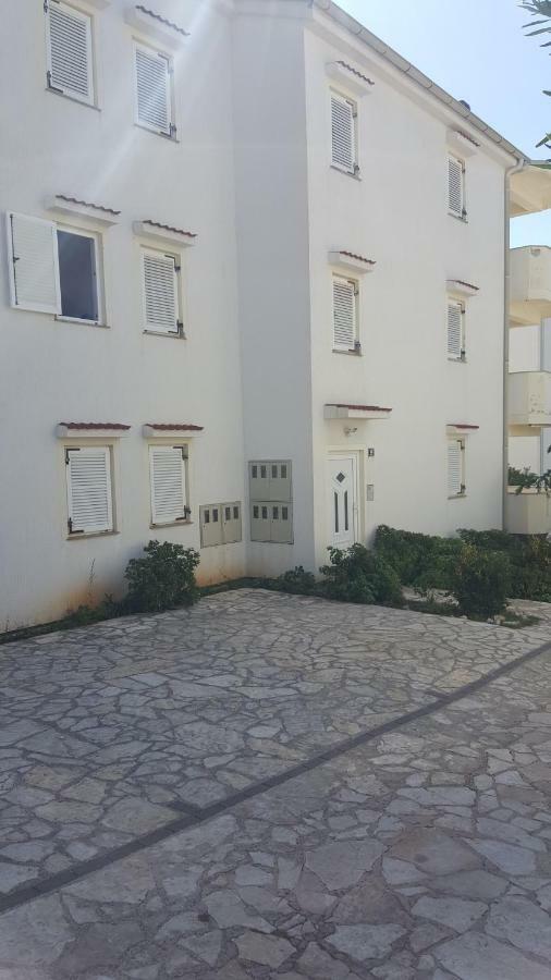 Apartman Branimir Novalja Exteriér fotografie